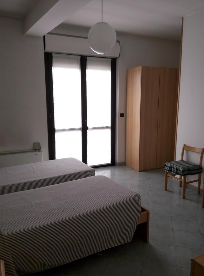 Hotel Cristallo Новара Екстер'єр фото