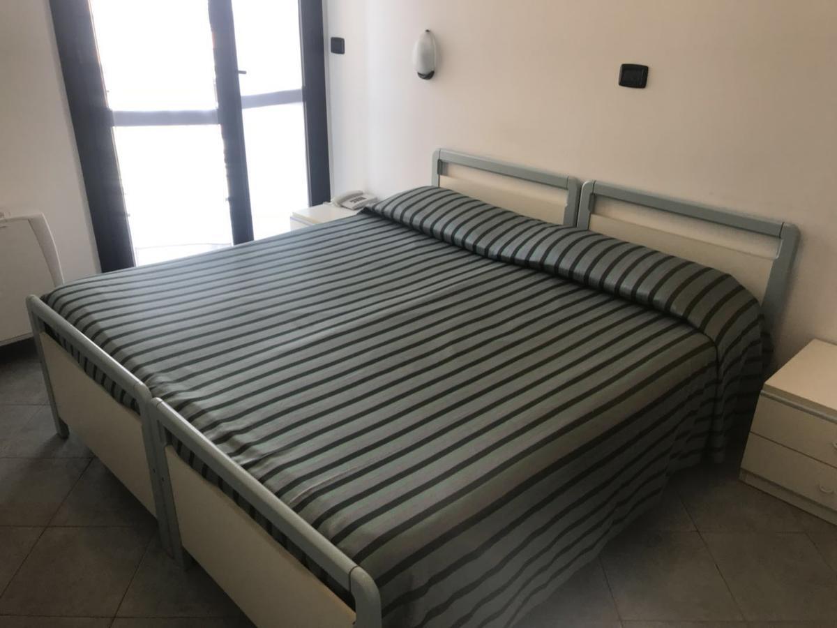 Hotel Cristallo Новара Екстер'єр фото