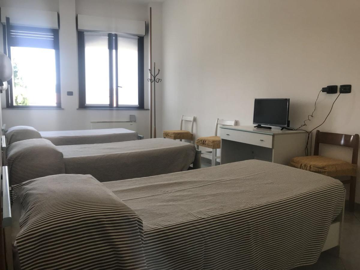 Hotel Cristallo Новара Екстер'єр фото